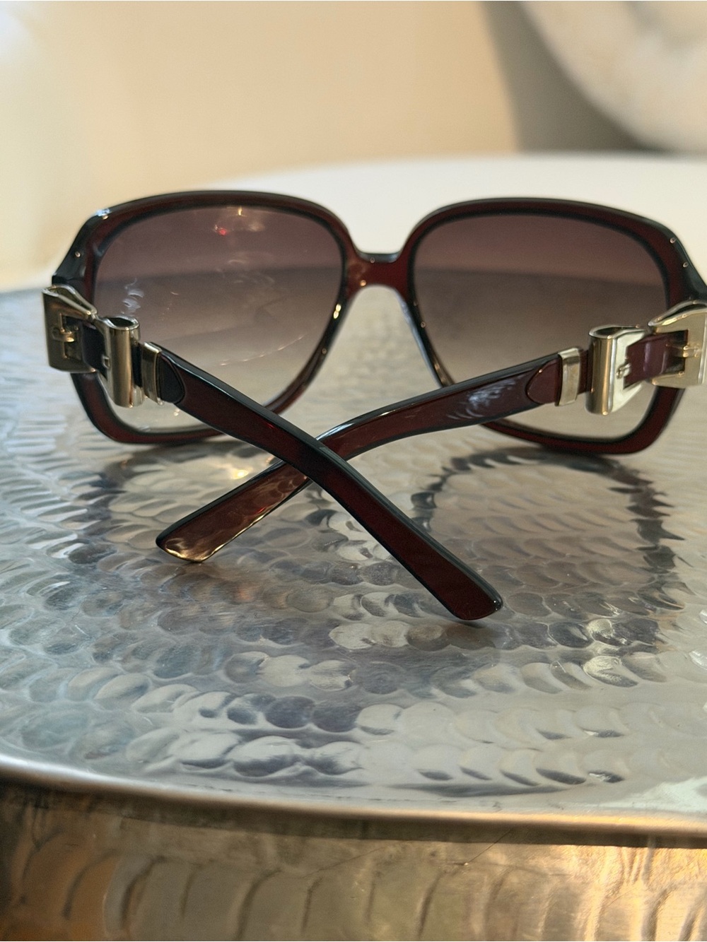 Gucci Brown Sunglasses with Gold Buckle Detail - Picture 3 of 5